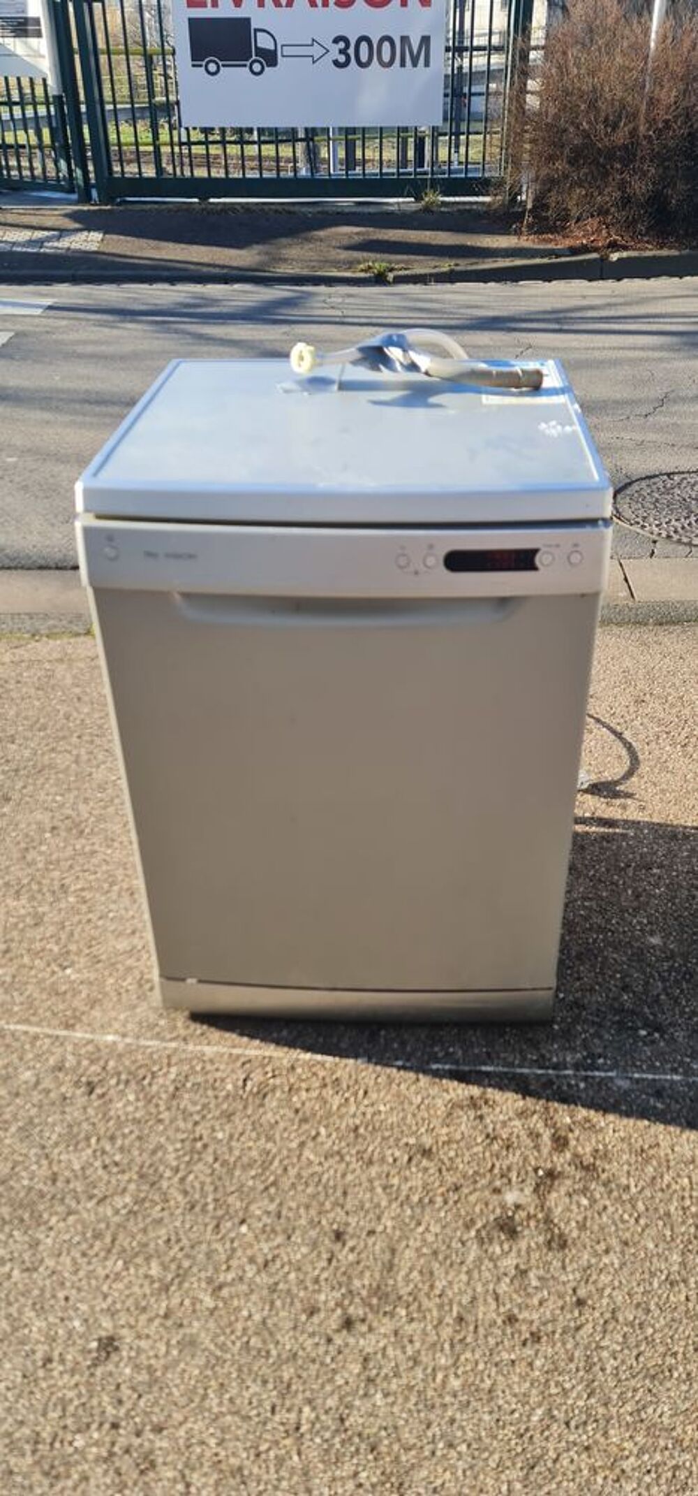 Bonjour je troc mon lave vaisselle de marque THOMSON Electroménager