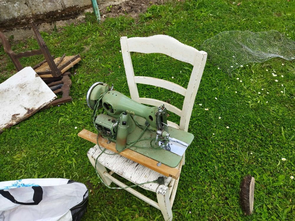 machine a coudre ancienne sans le support Bricolage