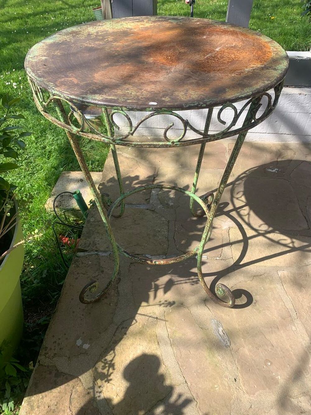 table/gu&eacute;ridon vintage de jardin/balcon Jardin