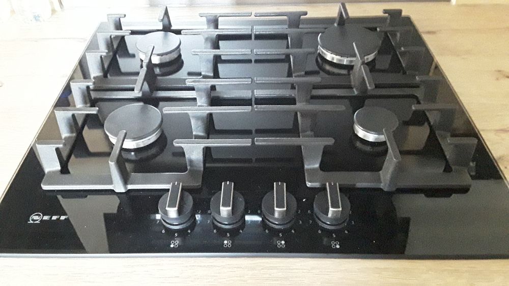 Plaque de cuisson NEFF T26CS49S0 Electroménager