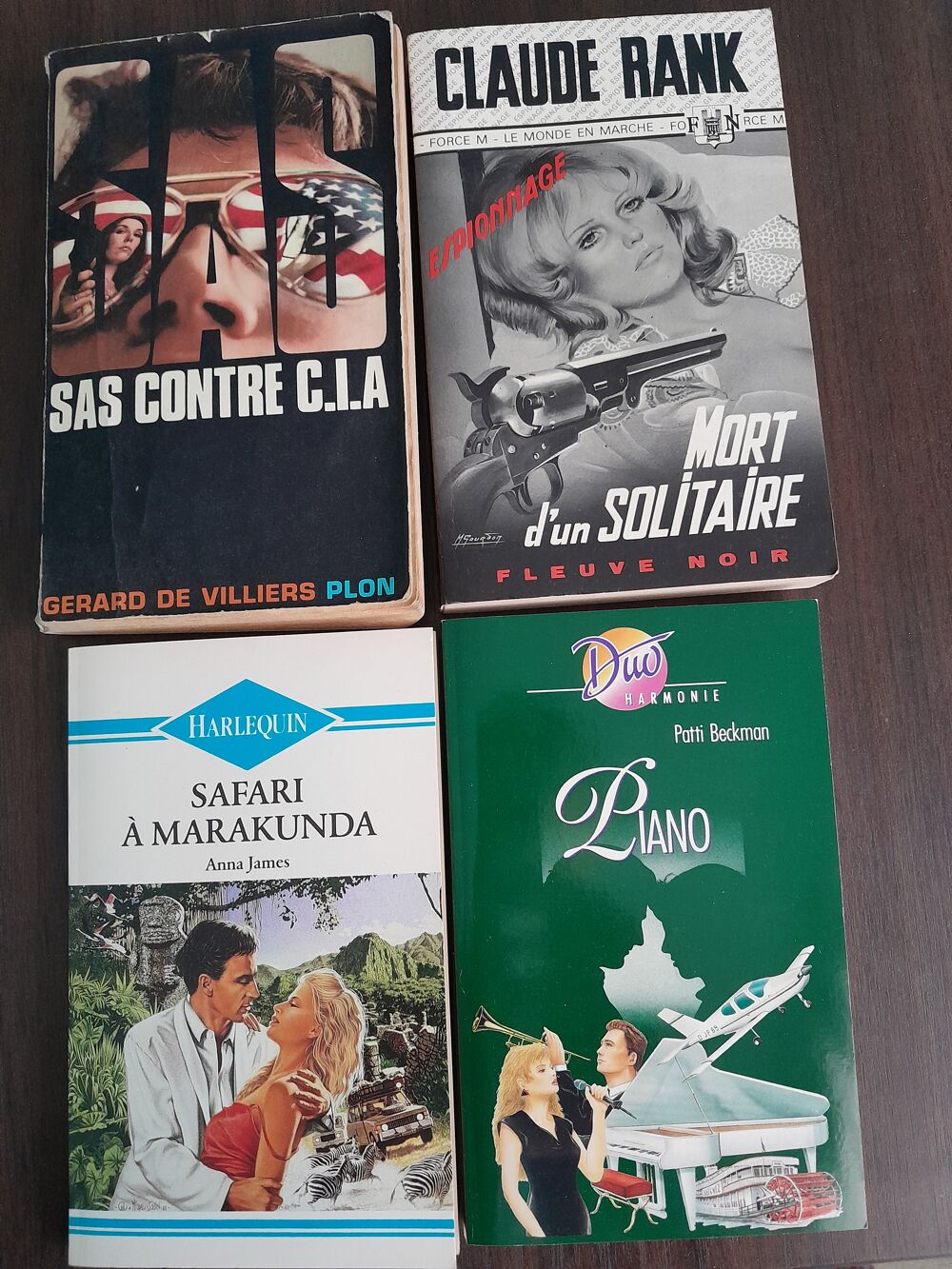 Lot de 4 romans Livres et BD