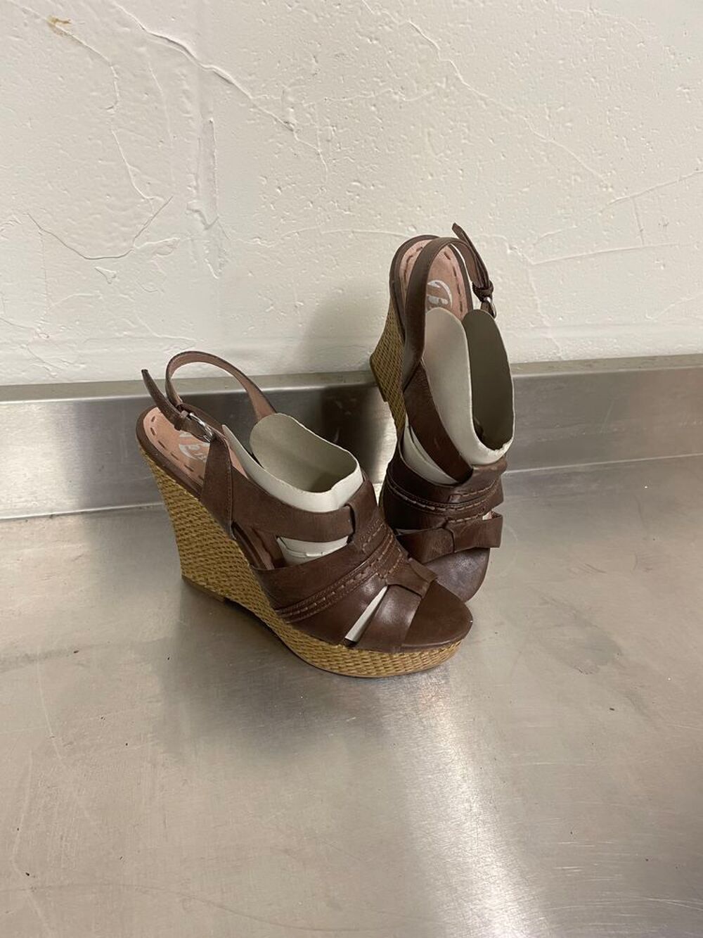 Sandales espadrilles en cuir marron Chaussures