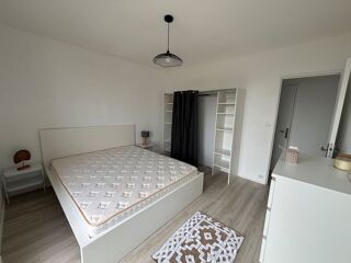  Appartement à louer 4 pièces 74 m²