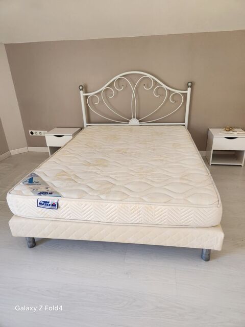 lit + sommier  lattes + sommier BULTEX + 2 tables de 160 Saint-Maurice-de-Satonnay (71)