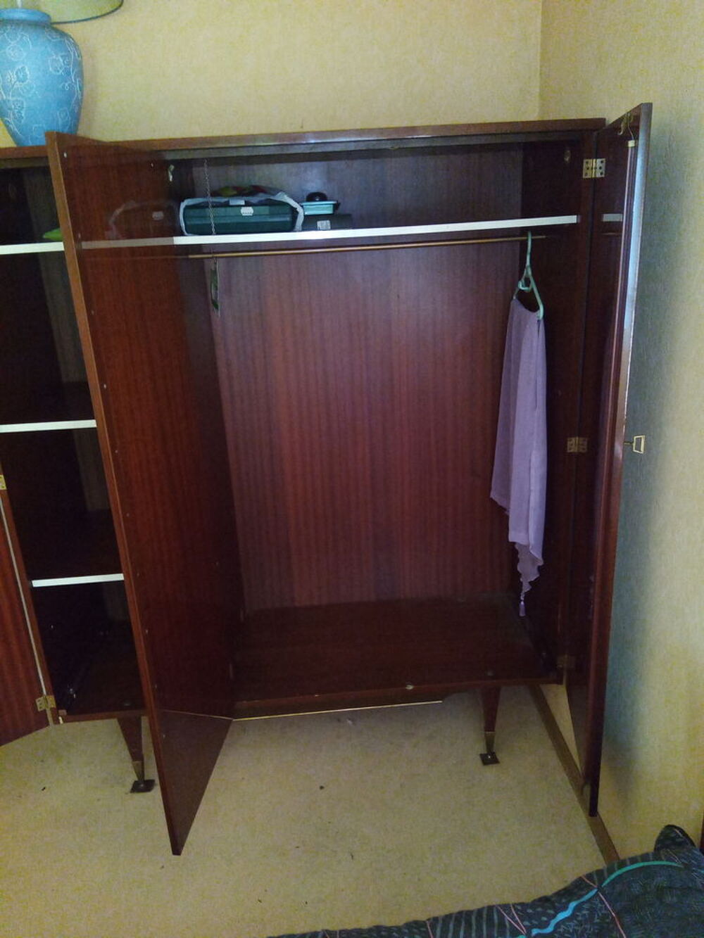 Armoire &agrave; linge Meubles