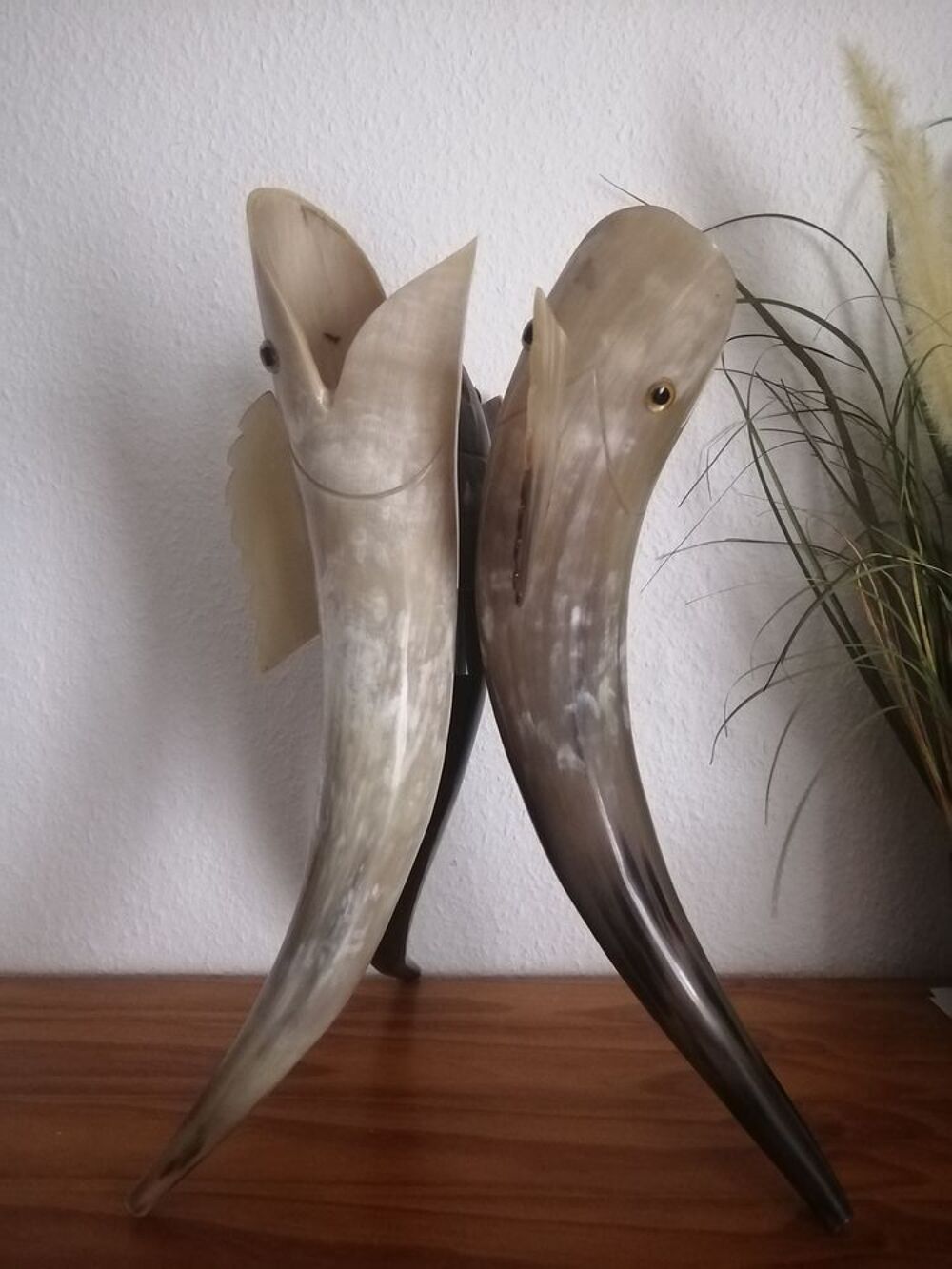 Tr&egrave;s beau vase triptyque en cornes v&eacute;ritable - Poissons Décoration