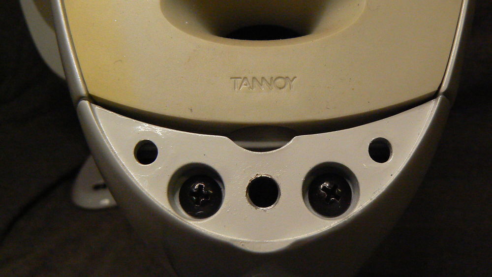 Tannoy Arena Caisson basse amplifi&eacute; et 5 pieds de table Audio et hifi