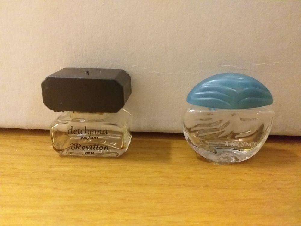 miniatures de parfum Revillon 