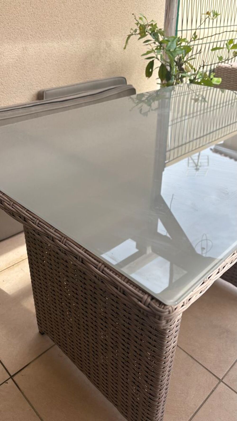 Table de jardin effet rotin avec plateau en verre Meubles