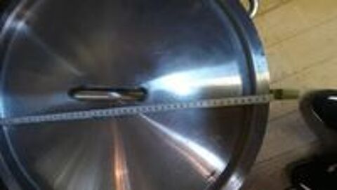   Grosse gamelle  de 100l neuve cause cessations  d activité  