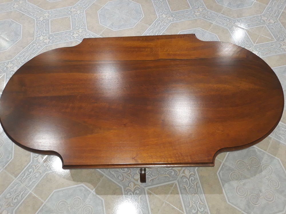 table salon en noyer massif excellant etat Meubles