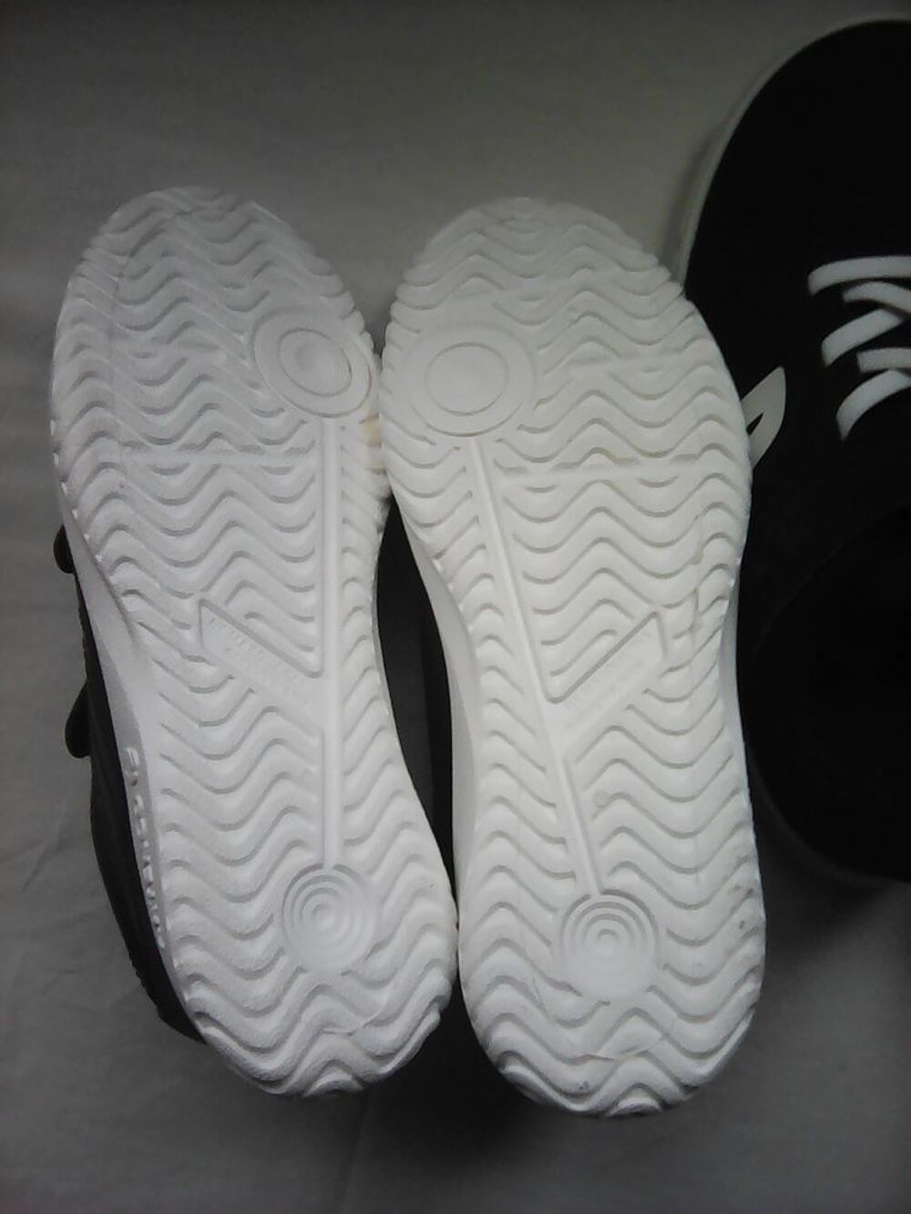 Lots 2 Paires de Basket Chaussures enfants