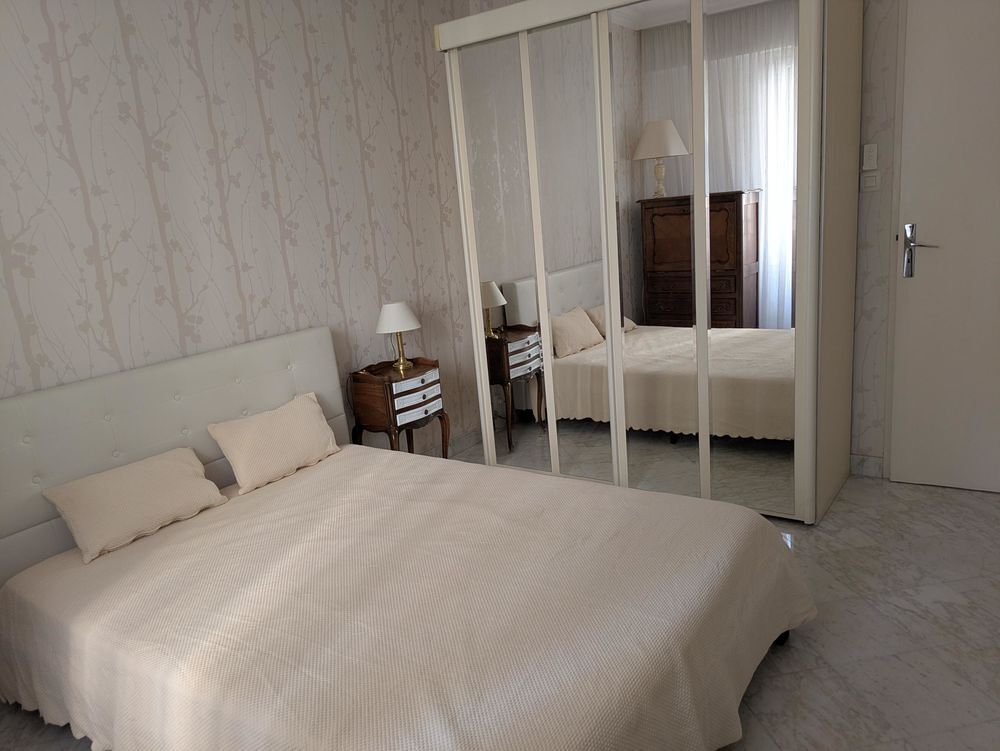 Location Appartement Meublé 2 chambres centre ville parking Nîmes
