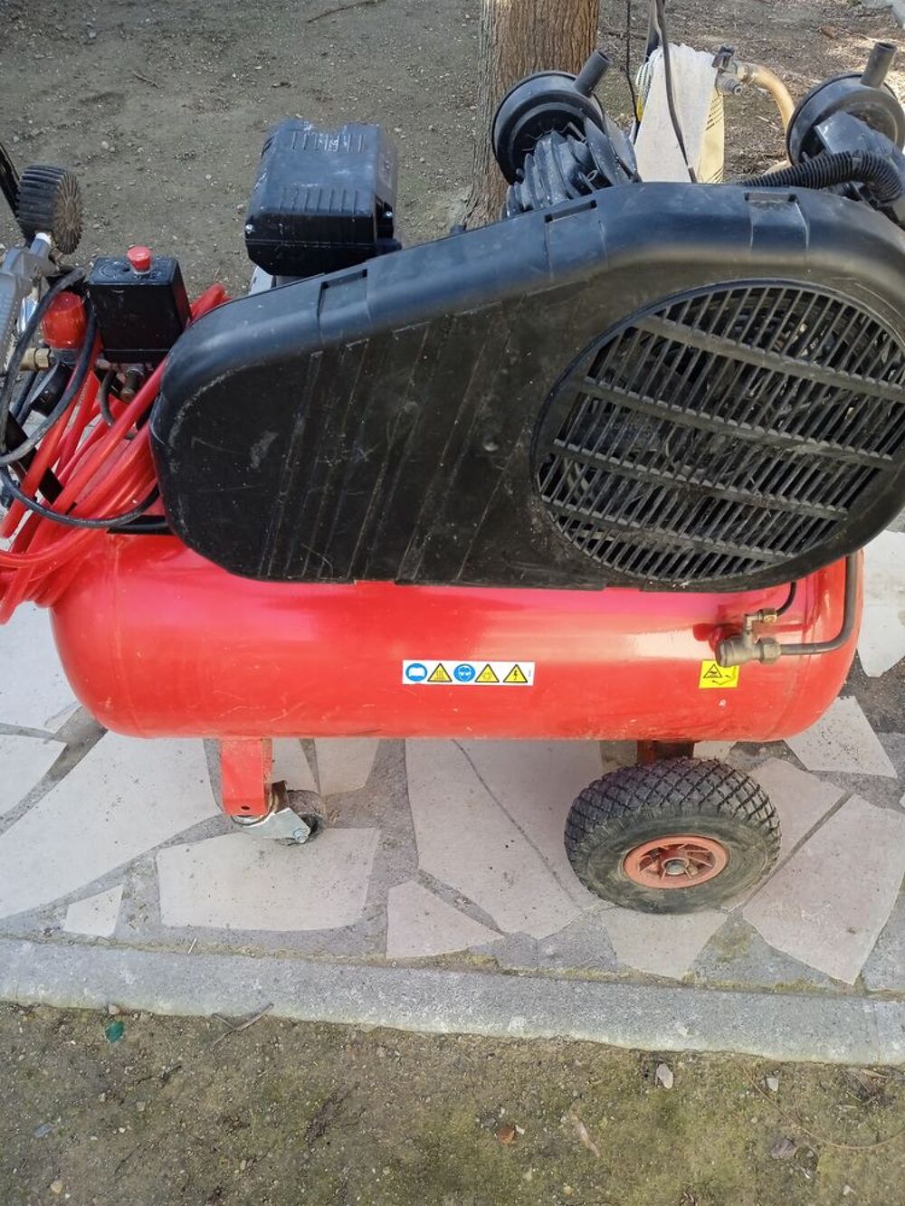Compresseur Mercafer cent litres Bricolage