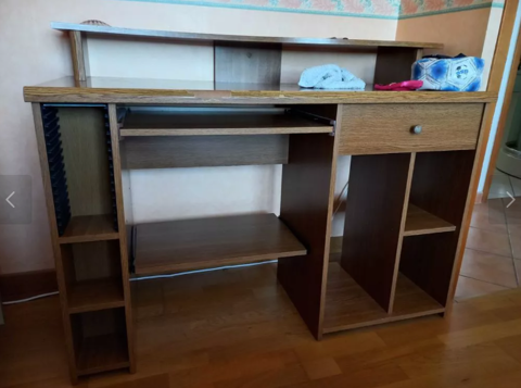 Grand bureau d'ordinateur 30 Ath�e-sur-Cher (37)