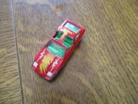 Petite voiture rouge de chez majorette
, 6 M�rignies (59)