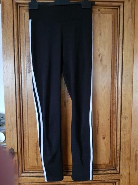 Leggings noir deux bandes blanches neuf taille s soit 36 mes 7 Viriat (01)