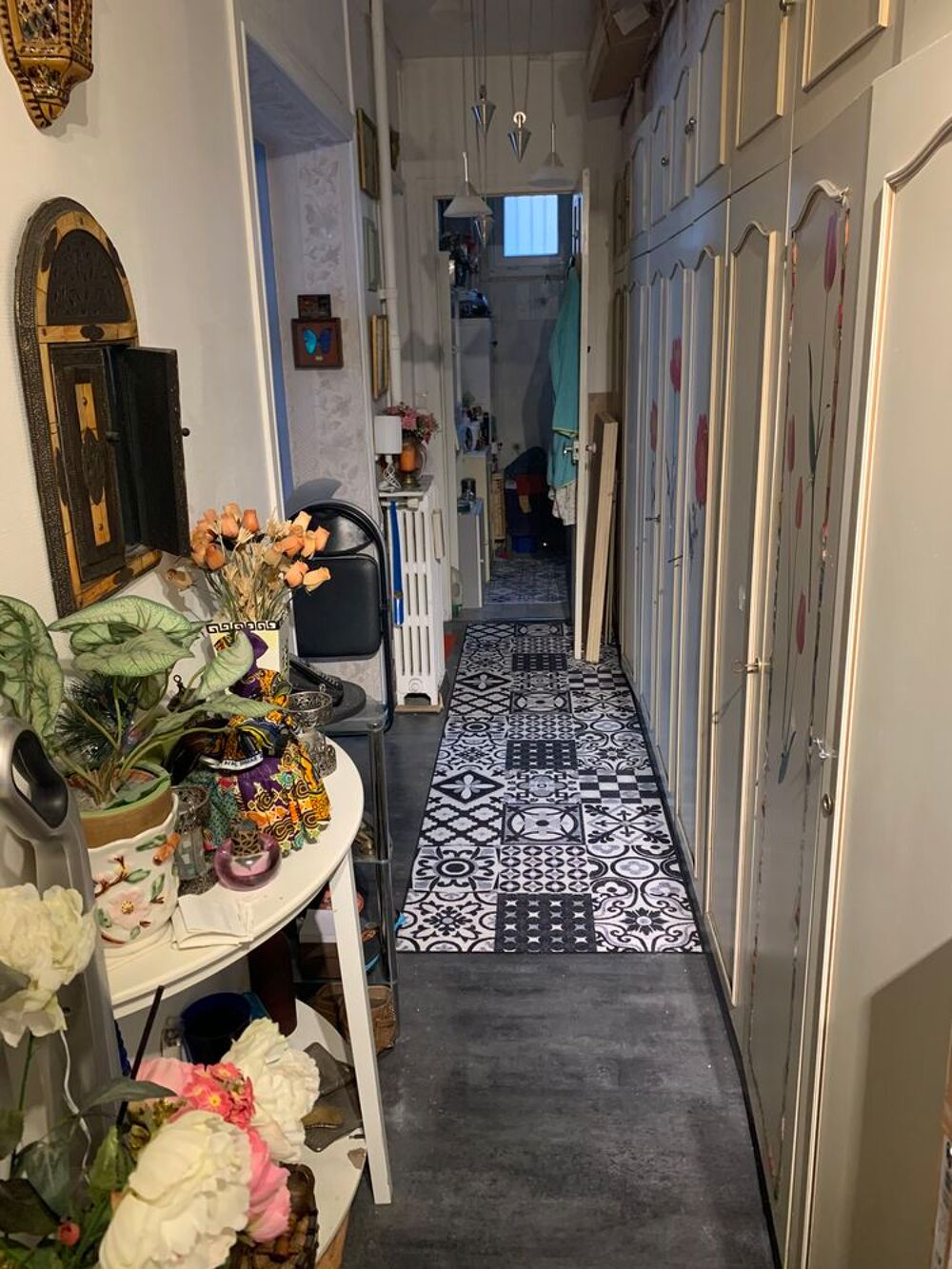 D&eacute;barras d'un appartement &agrave; courbevoie.
Meubles