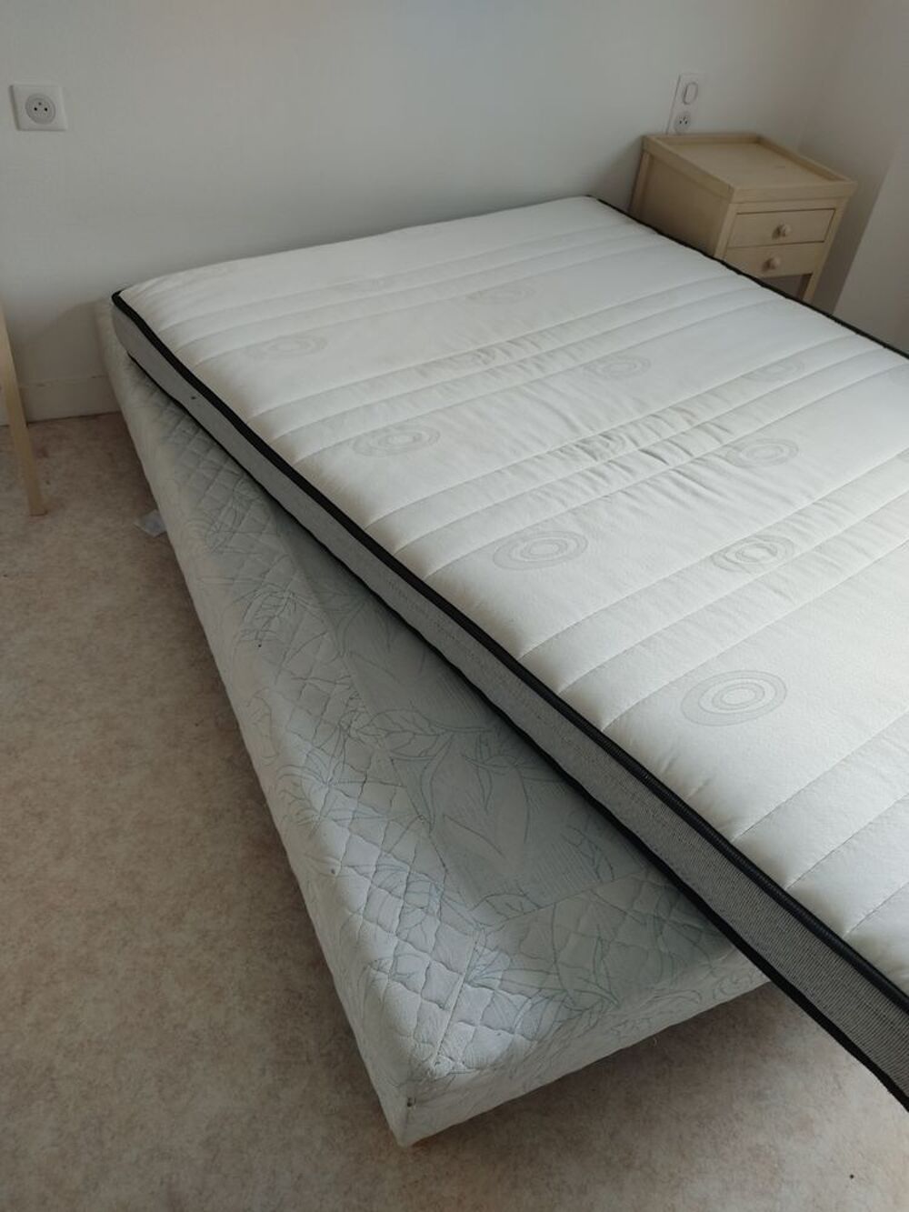 Lit 2 places sommier tapissier+matelas Meubles