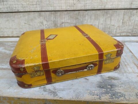 Ancienne Boite à Biscuits Tôle Valise Style LU Lefèvre Utile 48 Loches (37)