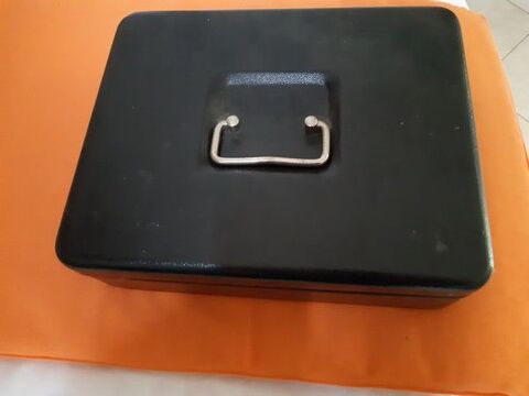 caisse avec moneyeur euros 40 Quimiac (44)