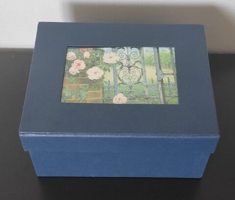 Boite en carton dur 3 Metz (57)