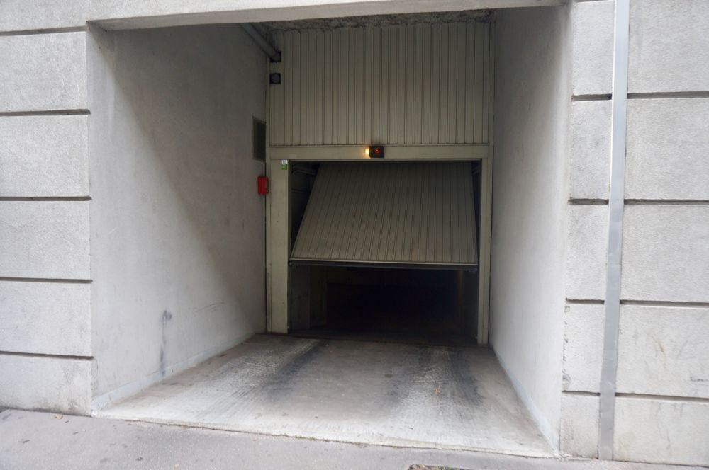 Location Parking/Garage GARAGE VILLEURBANNE DANS RESIDENCE FERMEE Villeurbanne