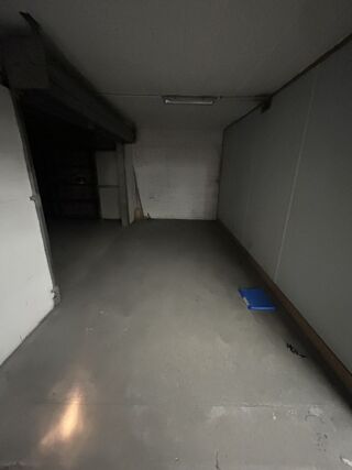  Parking / Garage à louer 50 m²