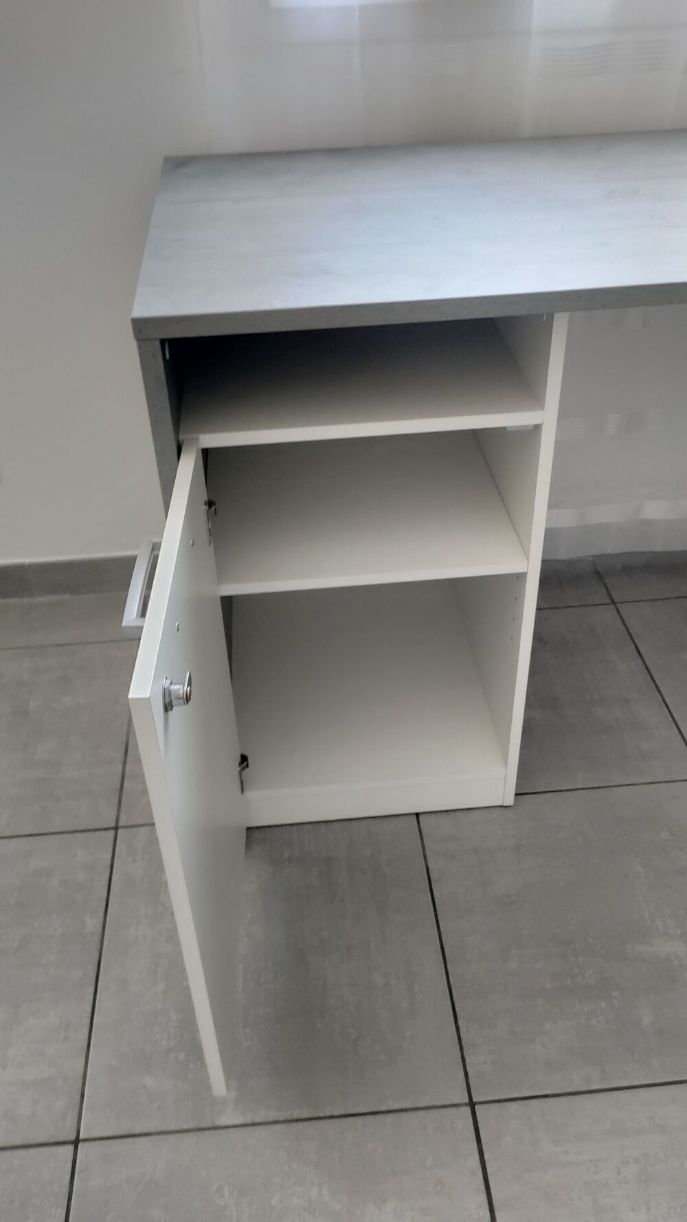 Bureau Bicolore &agrave; Effet B&eacute;ton &amp; Fauteuil de Bureau Luxe Meubles