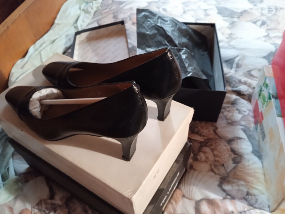 chaussures cuir pleine peau souples 37,5/38 Chaussures
