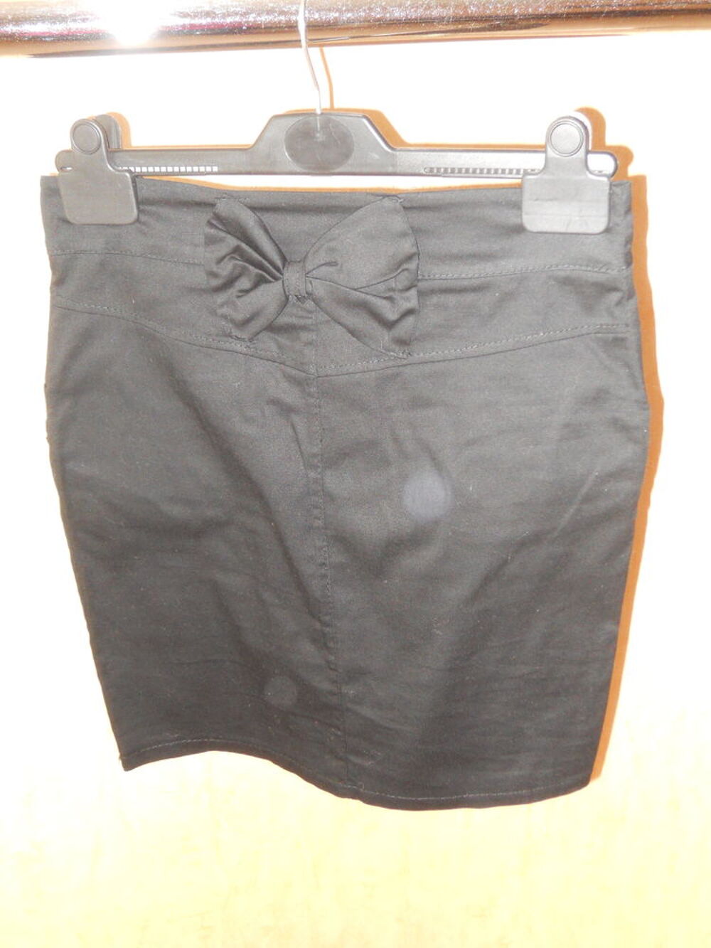 Jupe noire taille S/36 neuve Vêtements