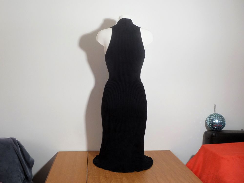 Robe Noir avec son Col B&eacute;nitier en 100% Coton- Stefanel Vêtements
