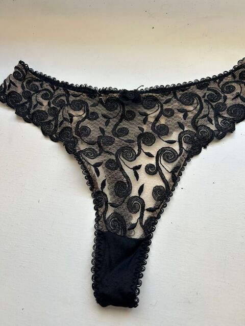 Srting tout en belle dentelle taille L   (42. )
Lycra coton Garéoult (83)