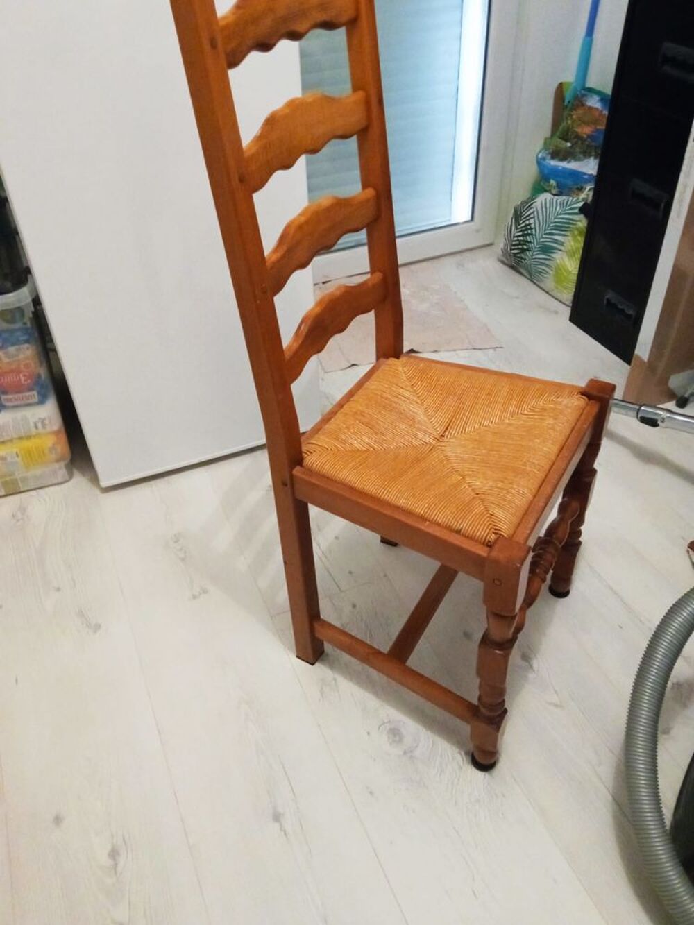 CHAISES BOIS de (Salle &agrave; Manger) x 2 
Assise en Paille Meubles