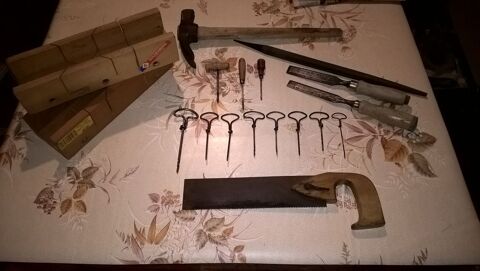 Outils divers menuiserie. 24 Flers-en-Escrebieux (59)