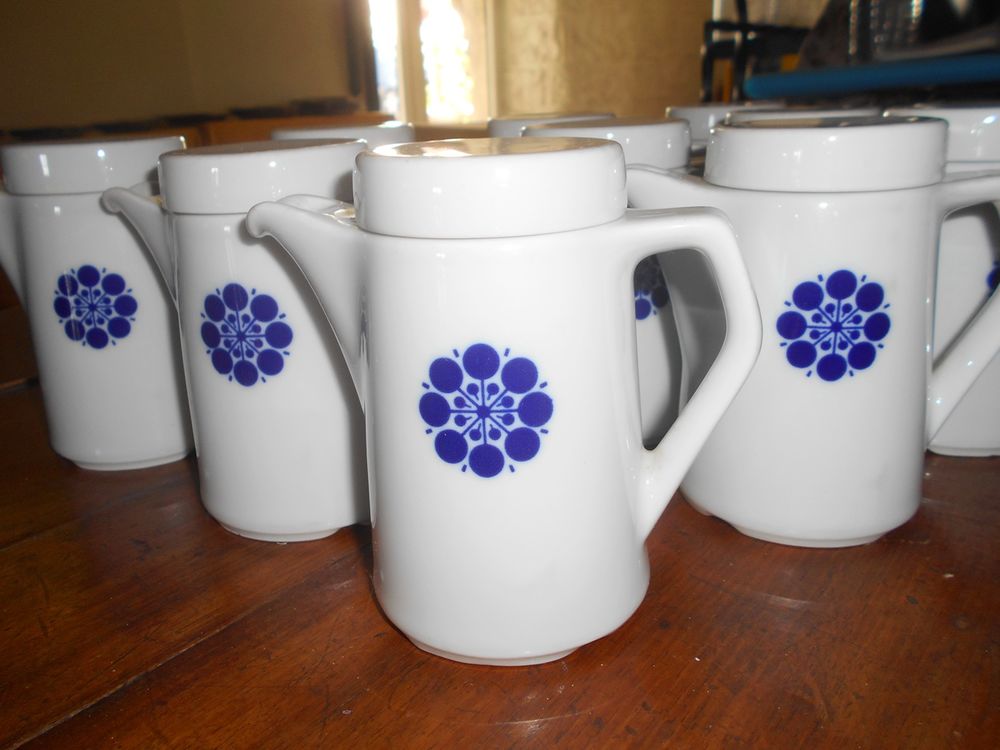 Cafeti&egrave;re th&eacute;i&egrave;re porcelaine couvercle ann&eacute;e 1970 Décoration