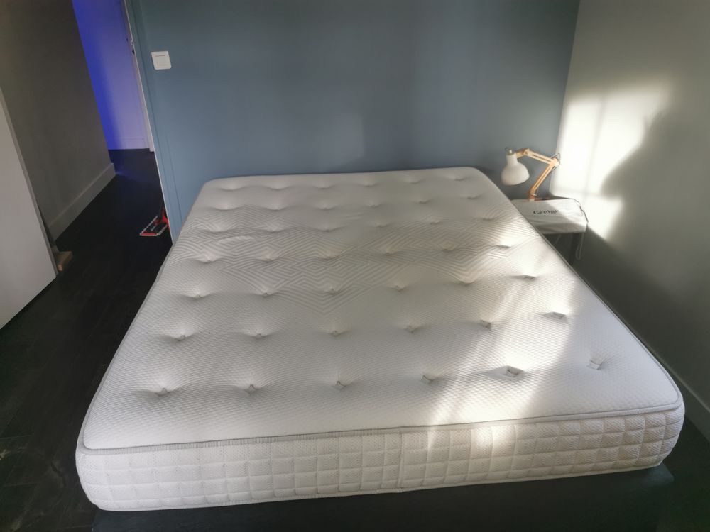 Matelas Ep&eacute;da Parure (sans tache )+ sommier lattes160 X 200 Dcoration