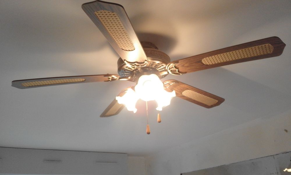 Ventilateur de plafond avec lampes Décoration