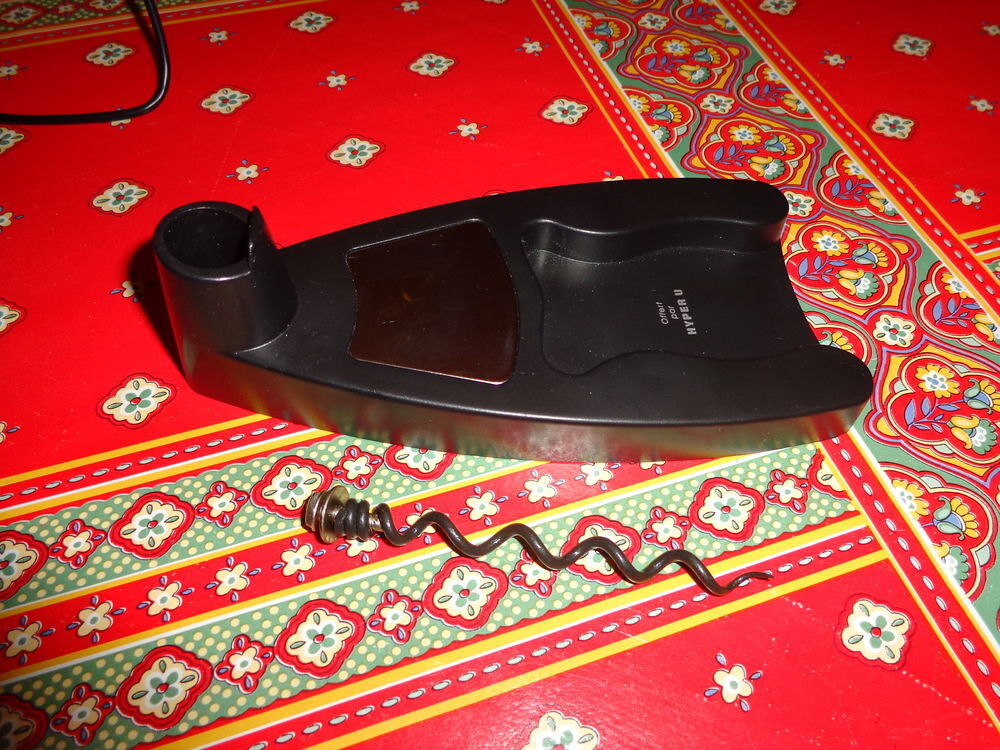 TIRE BOUCHONS avec son support notice Cuisine