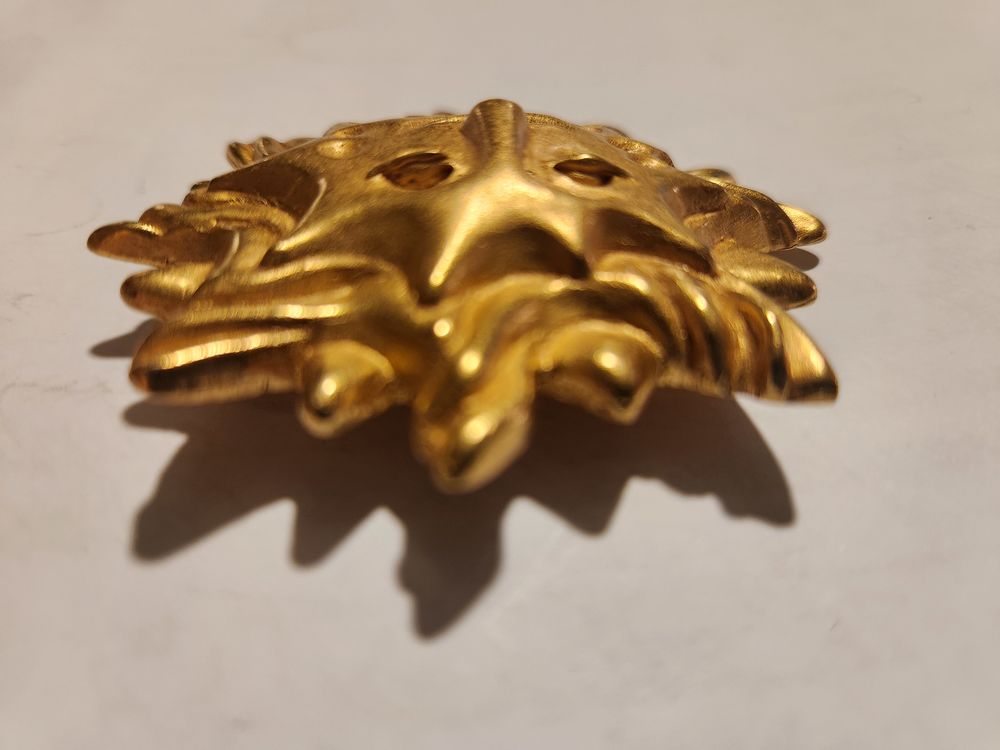 Broche soleil souriant dor&eacute; Christian LACROIX Bijoux et montres