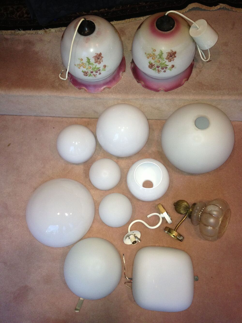 Divers globes et opalines Décoration