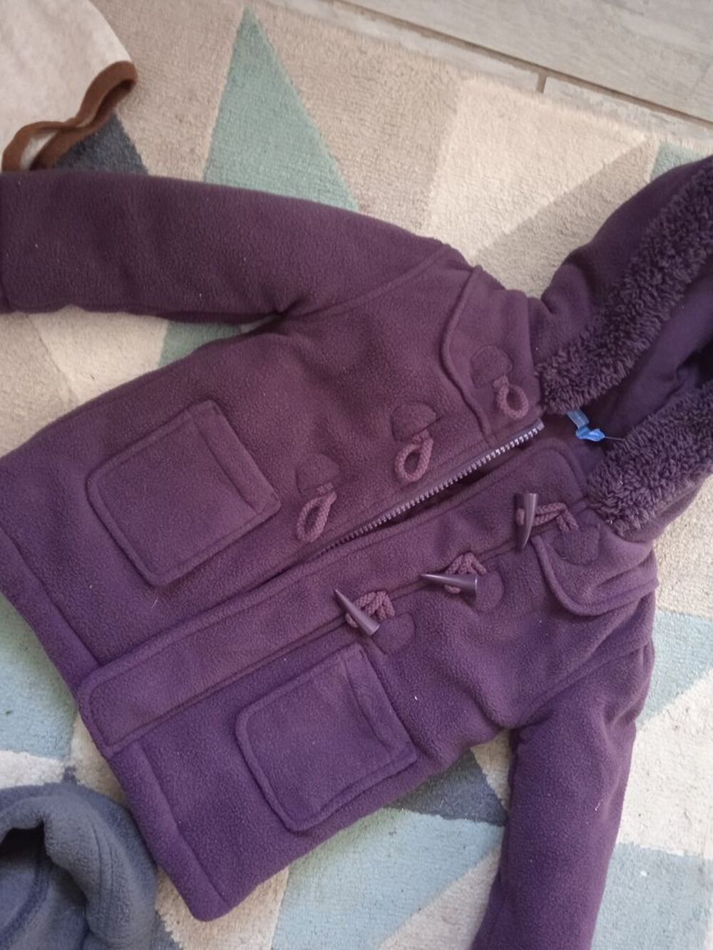 petit manteau tr&egrave;s chaud violet 18 mois Puriculture