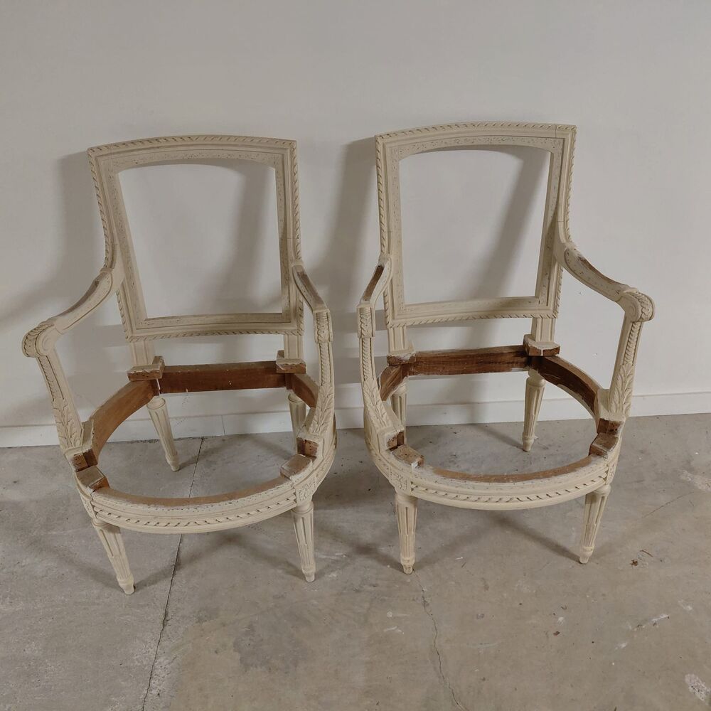 2 Fauteuils en bois style classique a finir de restaurer Meubles