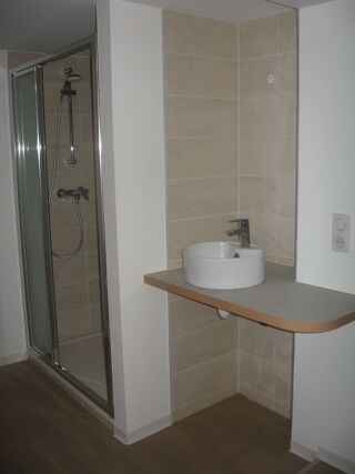  Appartement à louer 4 pièces 66 m²