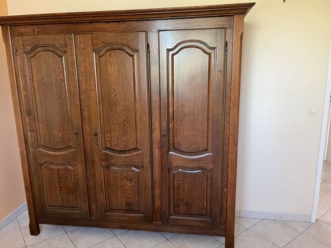 Armoire 3 portes en chne massif. 170 Saint-Mathieu-de-Trviers (34)