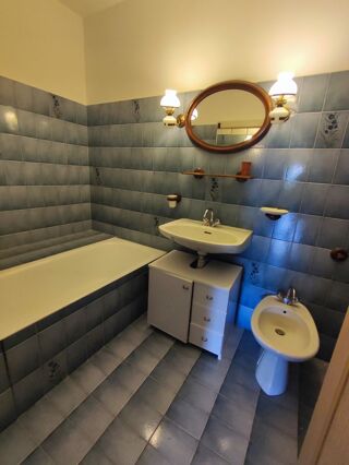  Appartement à louer 3 pièces 71 m²