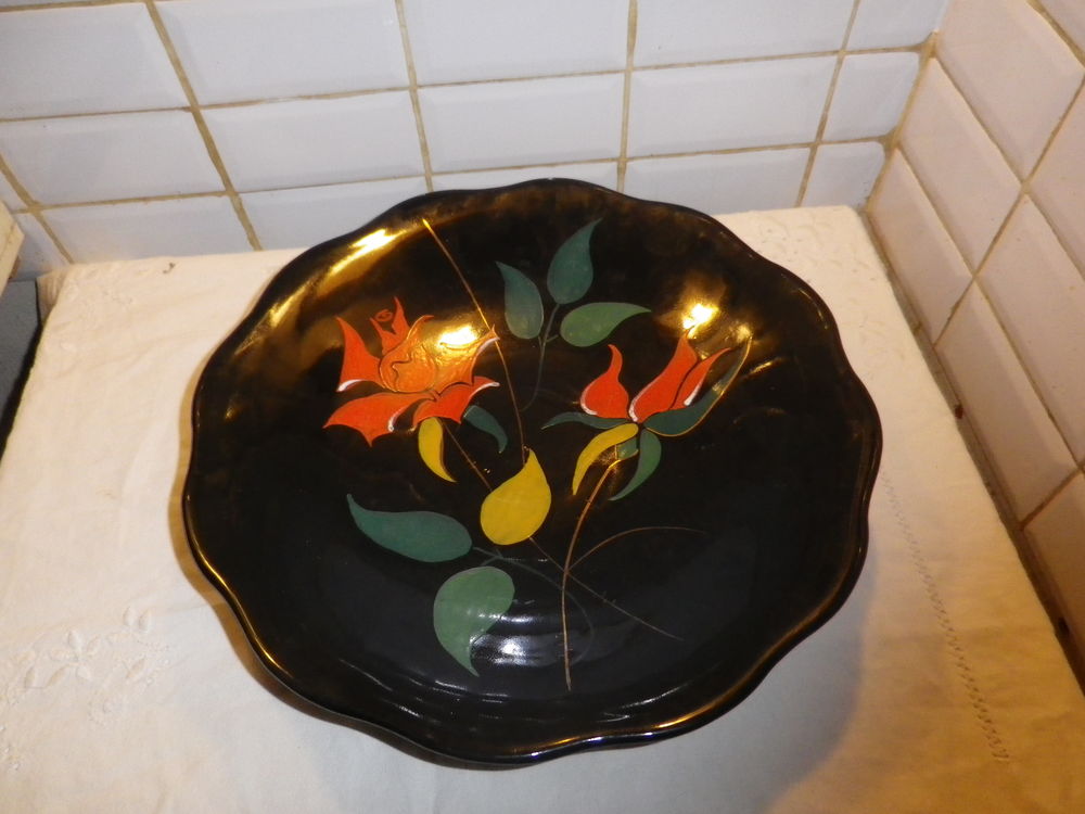 GRAND PLAT OU CORBEILLE A FRUIT SIGN&Eacute; LONGWY - MOD&Egrave;LE BAGATE Décoration