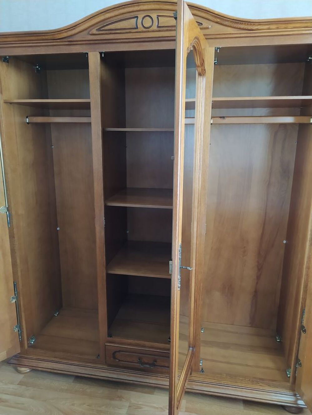 Armoire 3 portes ch&ecirc;ne clair Meubles
