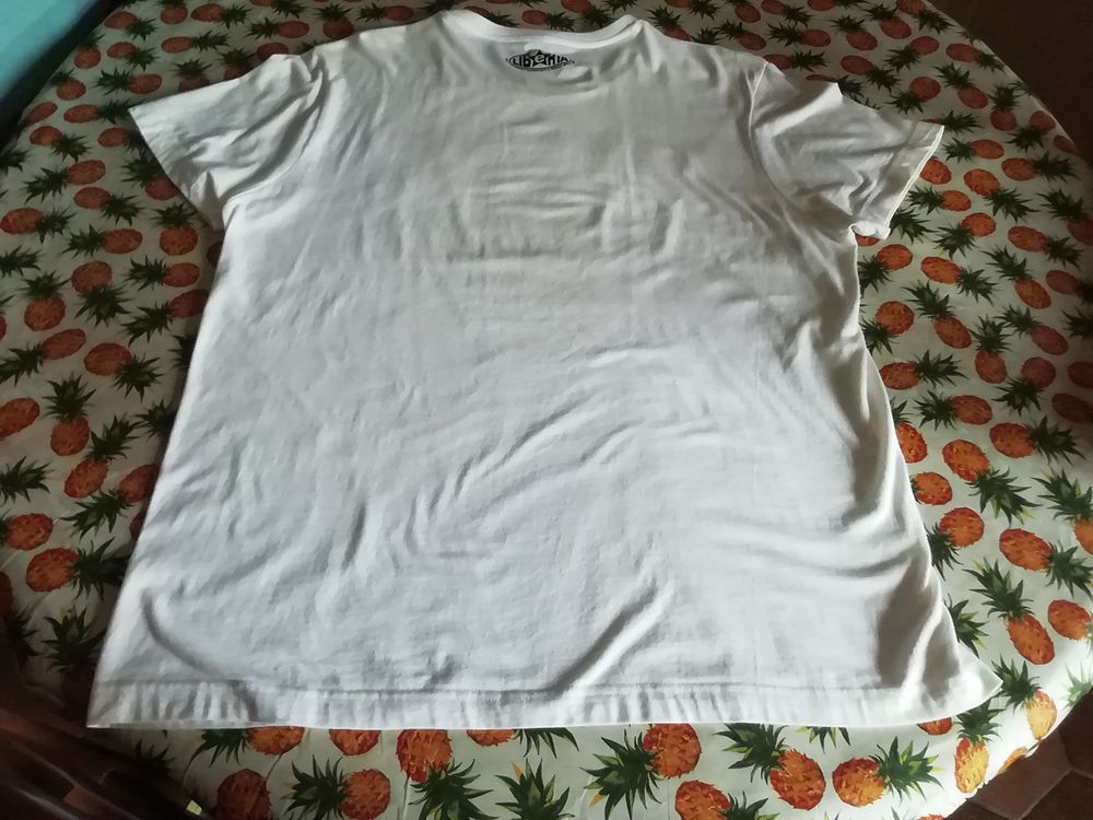 Magnifique tee-shirt Guadeloupe taille L 100 %coton Vêtements