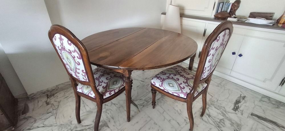 Table et chaises Louis PHILIPPE Meubles